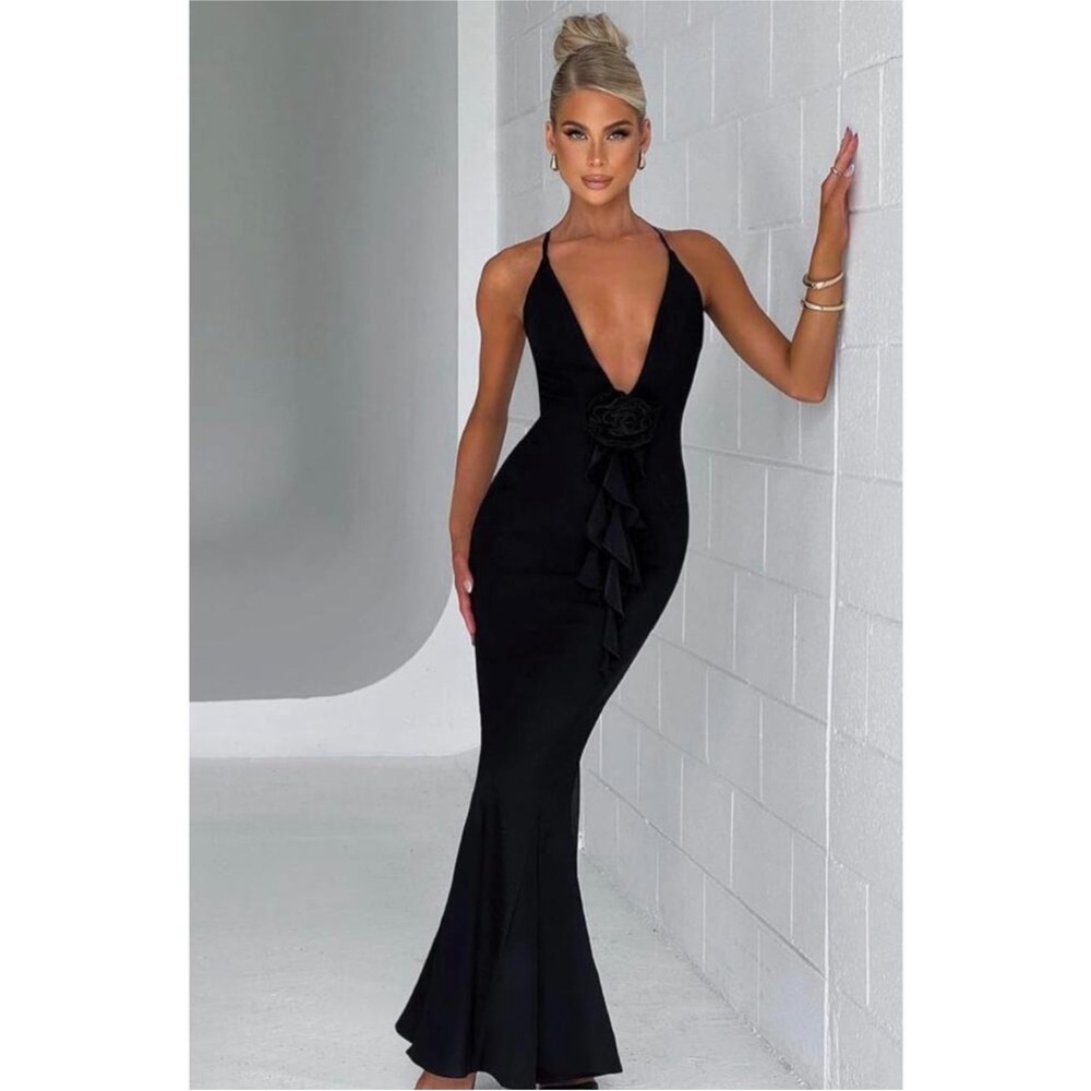 NWT Babyboo Constantina Ruffle Corsage Halter Black Maxi Dress